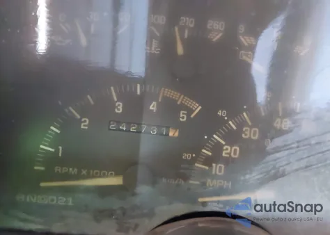 1993 Chevrolet Suburban C1500 из США, поврежденный, VIN 1GNEC16K9PJ323342